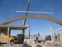نصب سقف قوسی UBM توسط جرثقیل